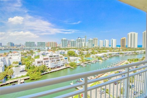 Copropriété à louer à Sunny Isles Beach, Floride: 1 chambre, 64.57 m2 № 1984791 - photo 28