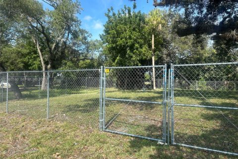 Immobilier commercial à Dania Beach, Floride № 2049988