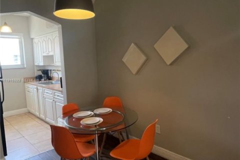 Villa ou maison à louer à Miami Beach, Floride: 1 chambre № 2019354 - photo 17