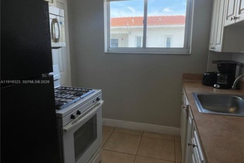Villa ou maison à louer à Miami Beach, Floride: 1 chambre № 2019354 - photo 19