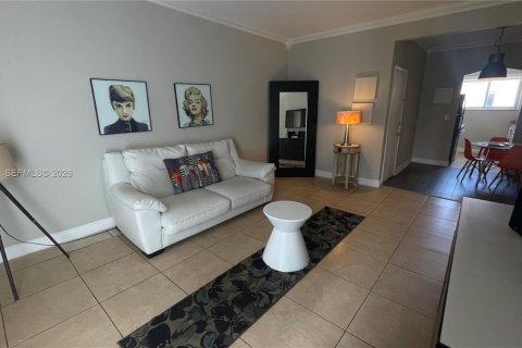 Villa ou maison à louer à Miami Beach, Floride: 1 chambre № 2019354 - photo 16