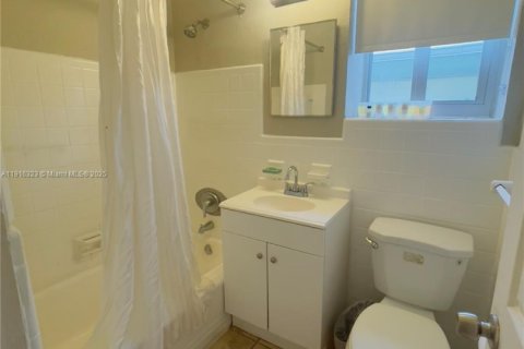 Villa ou maison à louer à Miami Beach, Floride: 1 chambre № 2019354 - photo 9