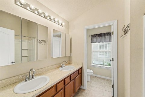Townhouse in New Port Richey, Florida 3 bedrooms, 140.56 sq.m. № 2402725 - photo 19