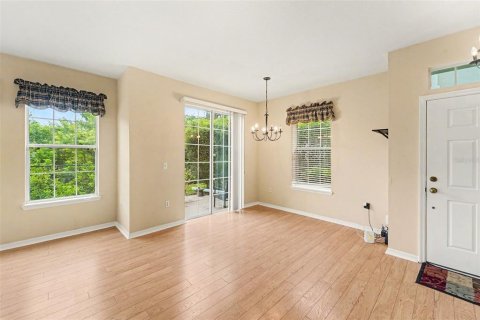 Townhouse in New Port Richey, Florida 3 bedrooms, 140.56 sq.m. № 2402725 - photo 11