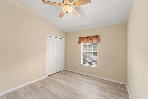 Townhouse in New Port Richey, Florida 3 bedrooms, 140.56 sq.m. № 2402725 - photo 16