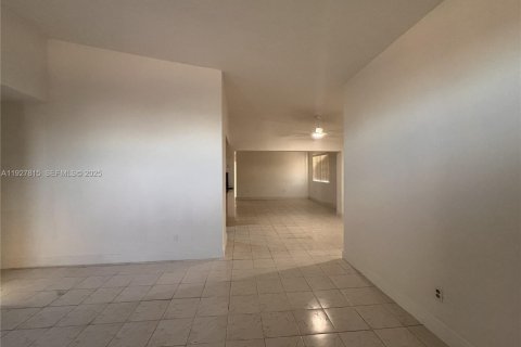 Купить виллу или дом в Майами, Флорида 4 спальни, 167.87м2, № 1987143 - фото 9