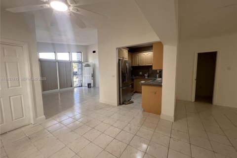 Купить виллу или дом в Майами, Флорида 4 спальни, 167.87м2, № 1987143 - фото 4