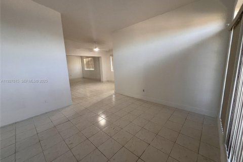 Купить виллу или дом в Майами, Флорида 4 спальни, 167.87м2, № 1987143 - фото 5