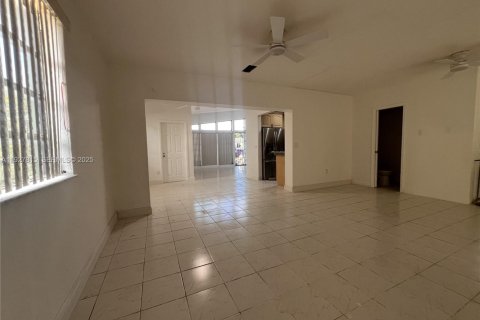 Купить виллу или дом в Майами, Флорида 4 спальни, 167.87м2, № 1987143 - фото 8