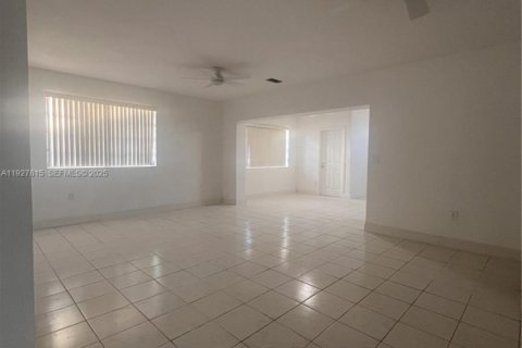 Купить виллу или дом в Майами, Флорида 4 спальни, 167.87м2, № 1987143 - фото 3