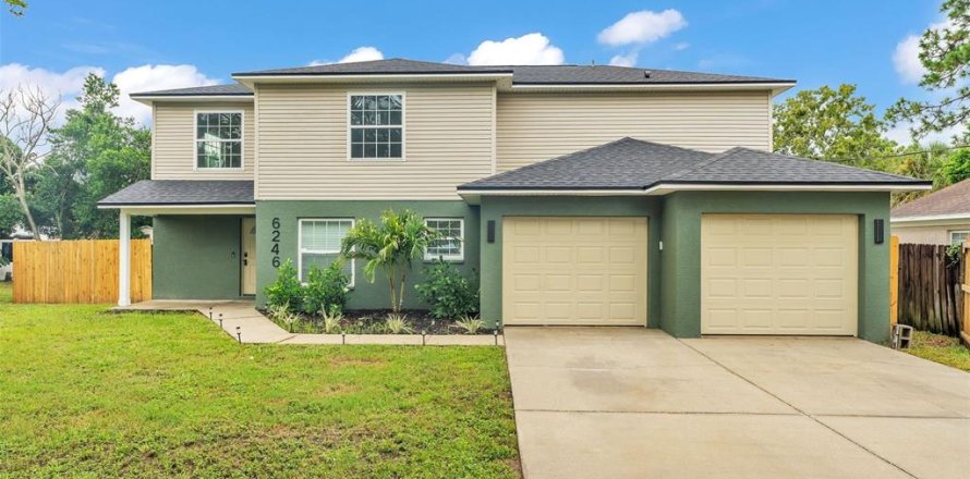 House in New Port Richey, Florida 3 bedrooms, 156.54 sq.m. № 1912838