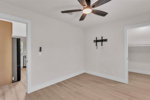House in New Port Richey, Florida 3 bedrooms, 156.54 sq.m. № 1912838 - photo 10