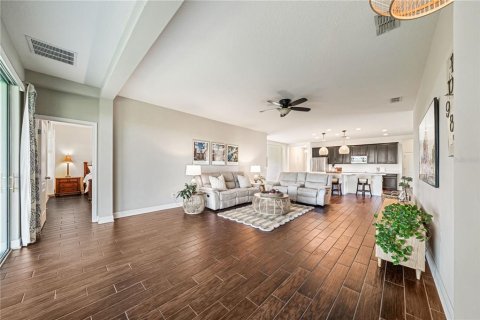 Casa en venta en Winter Garden, Florida, 5 dormitorios, 264.12 m2 № 1902641 - foto 11