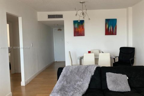 Снять в аренду кондоминиум в Майами, Флорида 2 спальни, 81.94м2, № 2427688 - фото 4