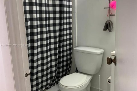 Снять в аренду кондоминиум в Майами, Флорида 2 спальни, 81.94м2, № 2427688 - фото 10