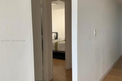 Снять в аренду кондоминиум в Майами, Флорида 2 спальни, 81.94м2, № 2427688 - фото 3