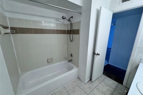 Condo in Orlando, Florida, 1 bedroom  № 1722648 - photo 13