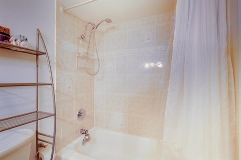 Condo in Hallandale Beach, Florida, 2 bedrooms  № 2253129 - photo 26