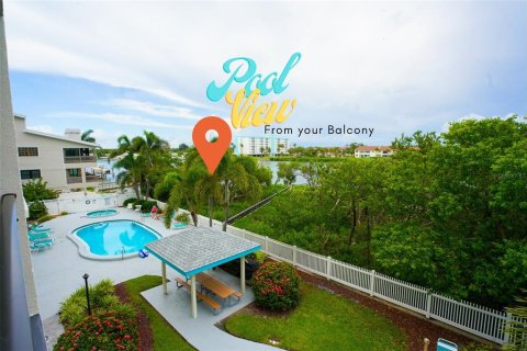 Condo in Indian Shores, Florida, 2 bedrooms  № 1832102 - photo 30