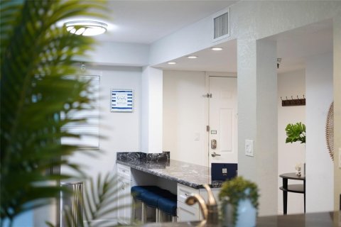 Condo in Indian Shores, Florida, 2 bedrooms  № 1832102 - photo 5