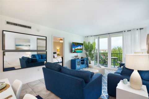 Condo in Indian Shores, Florida, 2 bedrooms  № 1832102 - photo 14