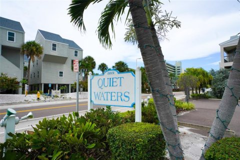 Condo in Indian Shores, Florida, 2 bedrooms  № 1832102 - photo 1