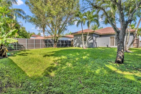 House in Florida City, Florida 4 bedrooms, 177.63 sq.m. № 1924546 - photo 4