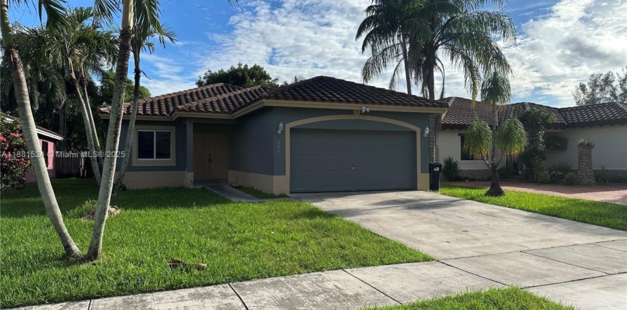 House in Florida City, Florida 4 bedrooms, 177.63 sq.m. № 1924546