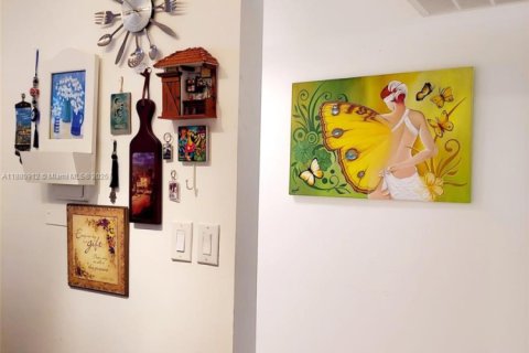 Купить кондоминиум в Пемброк-Пайнс, Флорида 2 спальни, 79.15м2, № 2042939 - фото 13