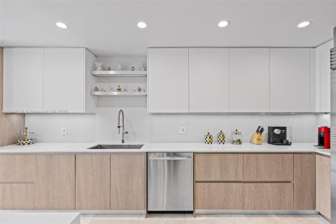 Купить таунхаус в Пальметто-Бей, Флорида 2 спальни, 246.28м2, № 1972925 - фото 27