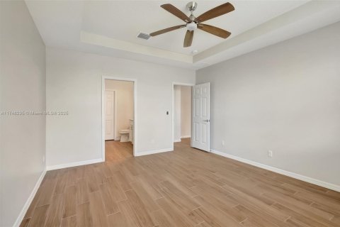 House in Port St. Lucie, Florida 3 bedrooms, 161.93 sq.m. № 1875382 - photo 19