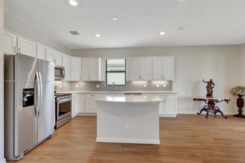 House in Port St. Lucie, Florida 3 bedrooms, 161.93 sq.m. № 1875382 - photo 13