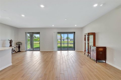 House in Port St. Lucie, Florida 3 bedrooms, 161.93 sq.m. № 1875382 - photo 5