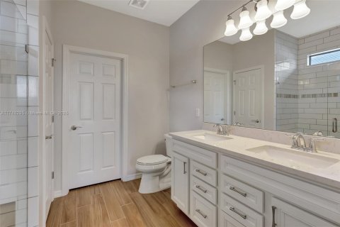 House in Port St. Lucie, Florida 3 bedrooms, 161.93 sq.m. № 1875382 - photo 21