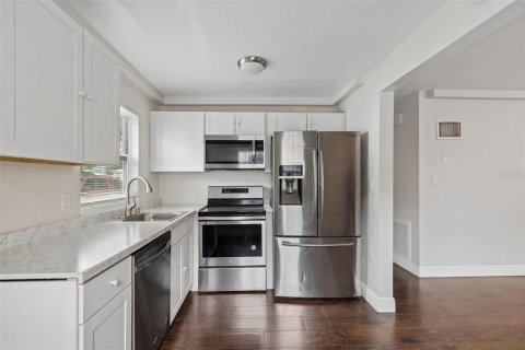 Casa en venta en Saint Petersburg, Florida, 4 dormitorios, 208.1 m2 № 2266386 - foto 27