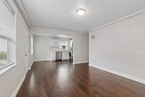 Casa en venta en Saint Petersburg, Florida, 4 dormitorios, 208.1 m2 № 2266386 - foto 26