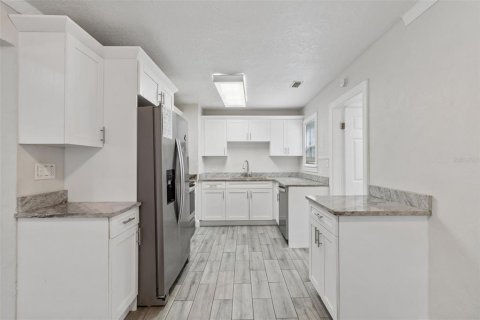 Casa en venta en Saint Petersburg, Florida, 4 dormitorios, 208.1 m2 № 2266386 - foto 10
