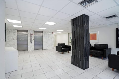 Copropriété à vendre à Miami Beach, Floride: 1 chambre, 60.85 m2 № 1945649 - photo 15