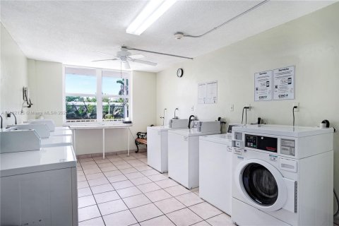Copropriété à vendre à Miami Beach, Floride: 1 chambre, 60.85 m2 № 1945649 - photo 18