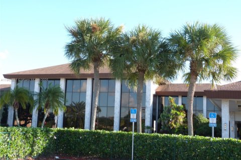 Condo in Pembroke Pines, Florida, 2 bedrooms  № 1956033 - photo 22