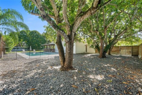 Villa ou maison à louer à Miami, Floride: 3 chambres, 197.32 m2 № 1950470 - photo 13