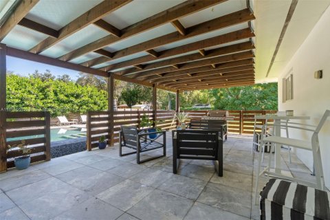 Villa ou maison à louer à Miami, Floride: 3 chambres, 197.32 m2 № 1950470 - photo 9