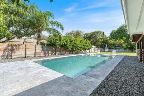 Villa ou maison à louer à Miami, Floride: 3 chambres, 197.32 m2 № 1950470 - photo 3