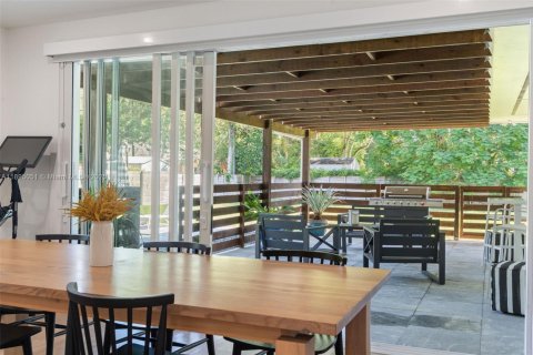 Villa ou maison à louer à Miami, Floride: 3 chambres, 197.32 m2 № 1950470 - photo 24