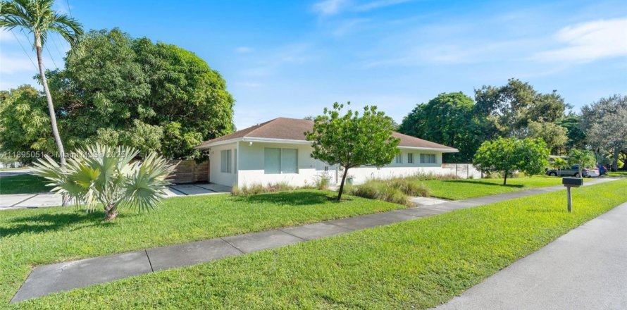 Villa ou maison à Miami, Floride 3 chambres, 197.32 m2 № 1950470