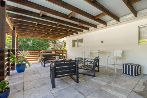 Villa ou maison à louer à Miami, Floride: 3 chambres, 197.32 m2 № 1950470 - photo 10