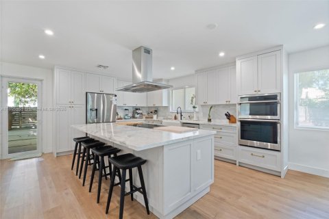 Villa ou maison à louer à Miami, Floride: 3 chambres, 197.32 m2 № 1950470 - photo 15