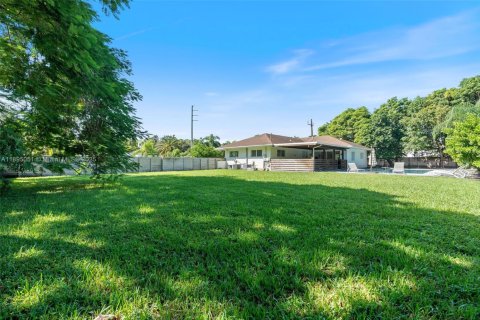 Villa ou maison à louer à Miami, Floride: 3 chambres, 197.32 m2 № 1950470 - photo 4