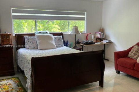 Touwnhouse à louer à Miami, Floride: 3 chambres, 170.38 m2 № 1926032 - photo 11