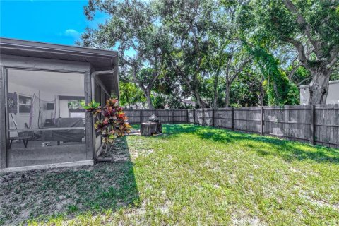 House in Palm Harbor, Florida 3 bedrooms, 124.86 sq.m. № 1902958 - photo 27